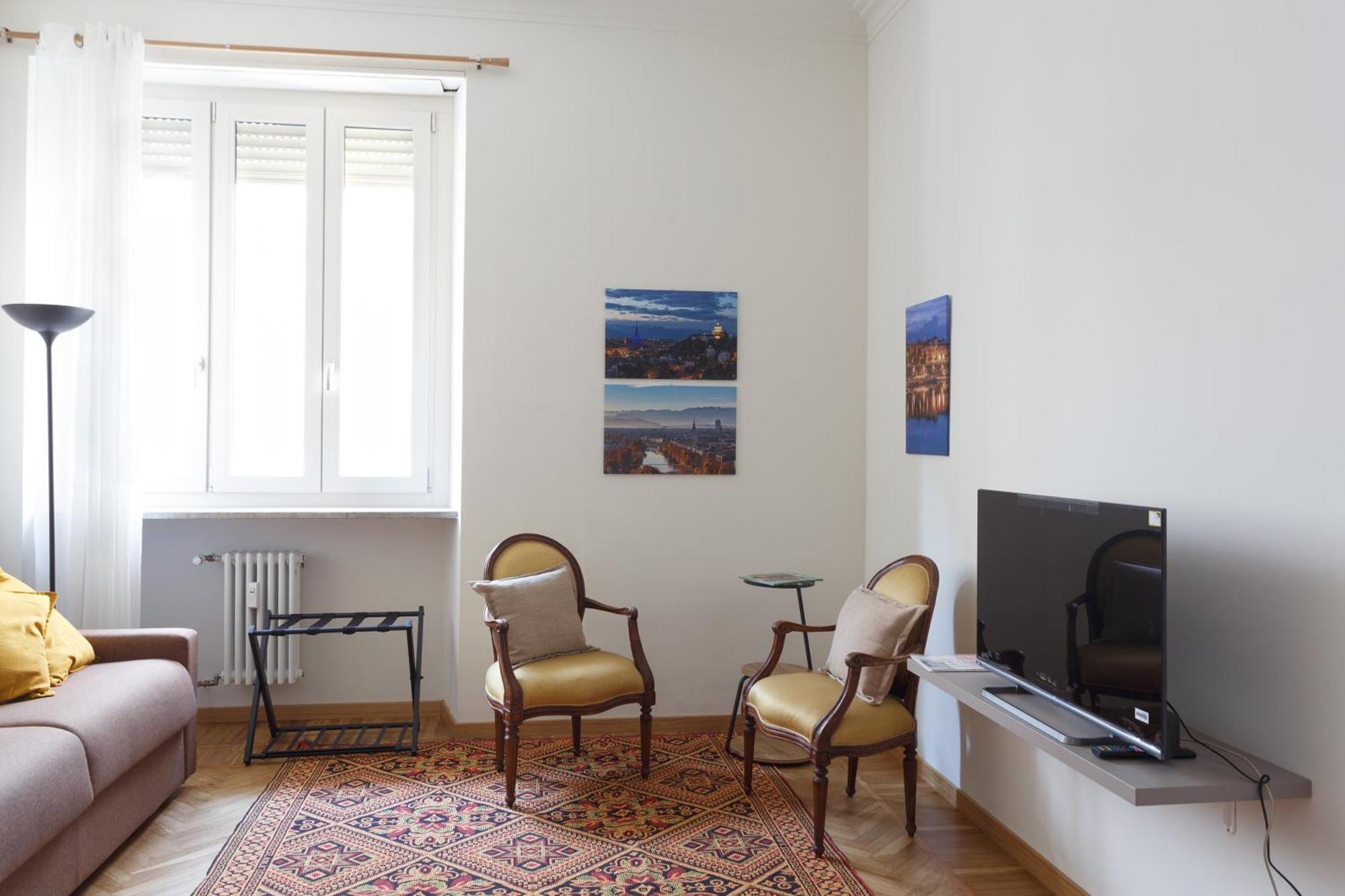 Renovated 3 Bedroom Apartment In The City Center Turin Bagian luar foto